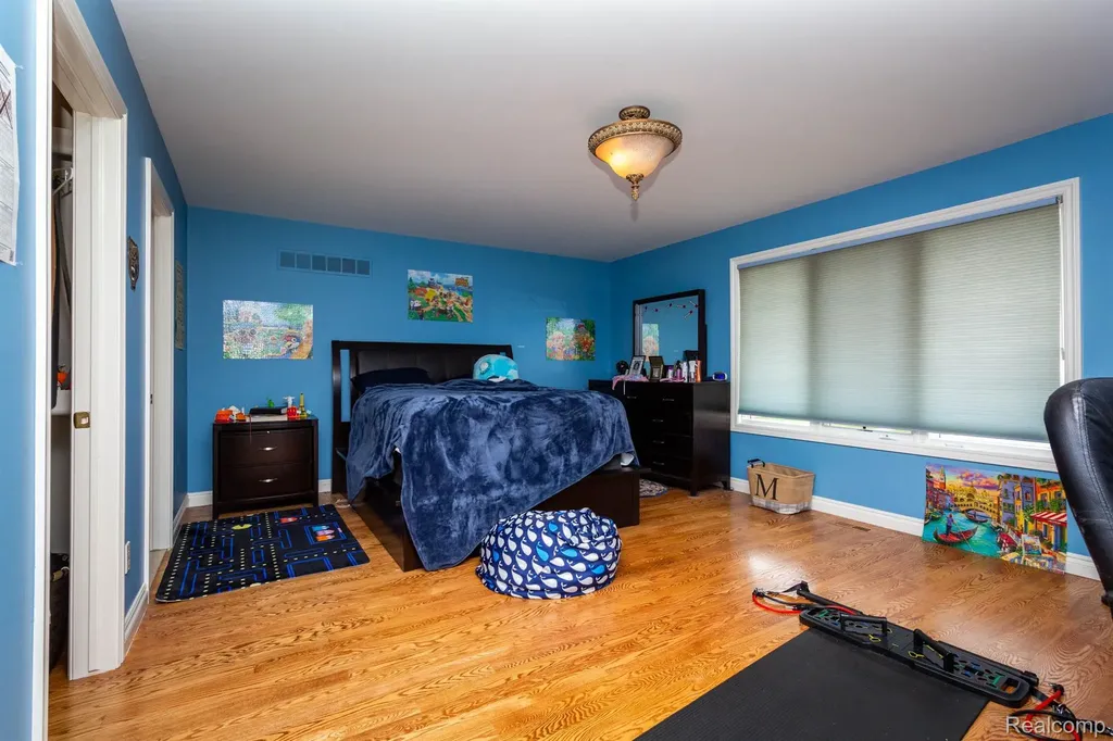 49759 Lakebridge Drive Shelby Charter Township MI 48315
