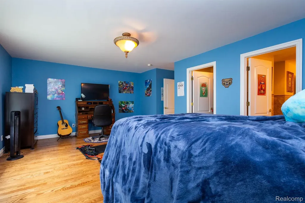 49759 Lakebridge Drive Shelby Charter Township MI 48315