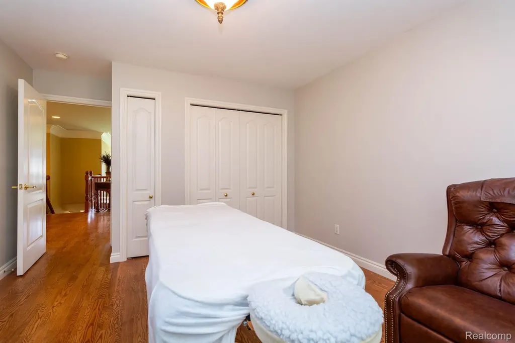 49759 Lakebridge Drive Shelby Charter Township MI 48315