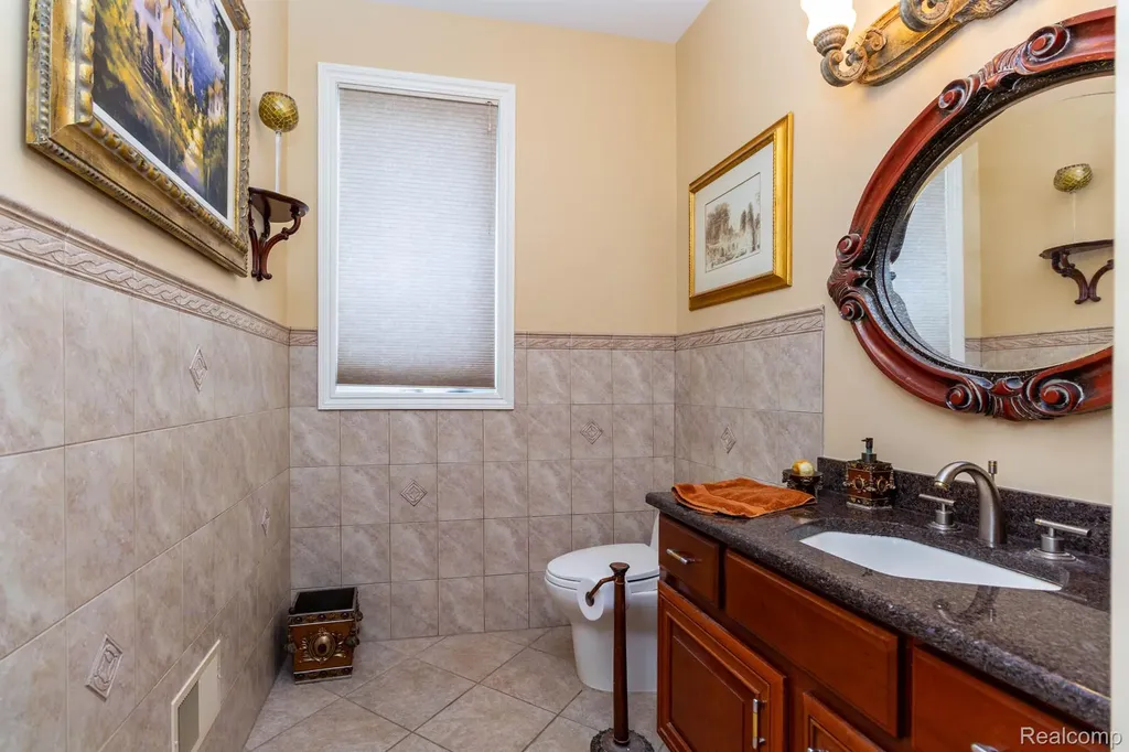 49759 Lakebridge Drive Shelby Charter Township MI 48315