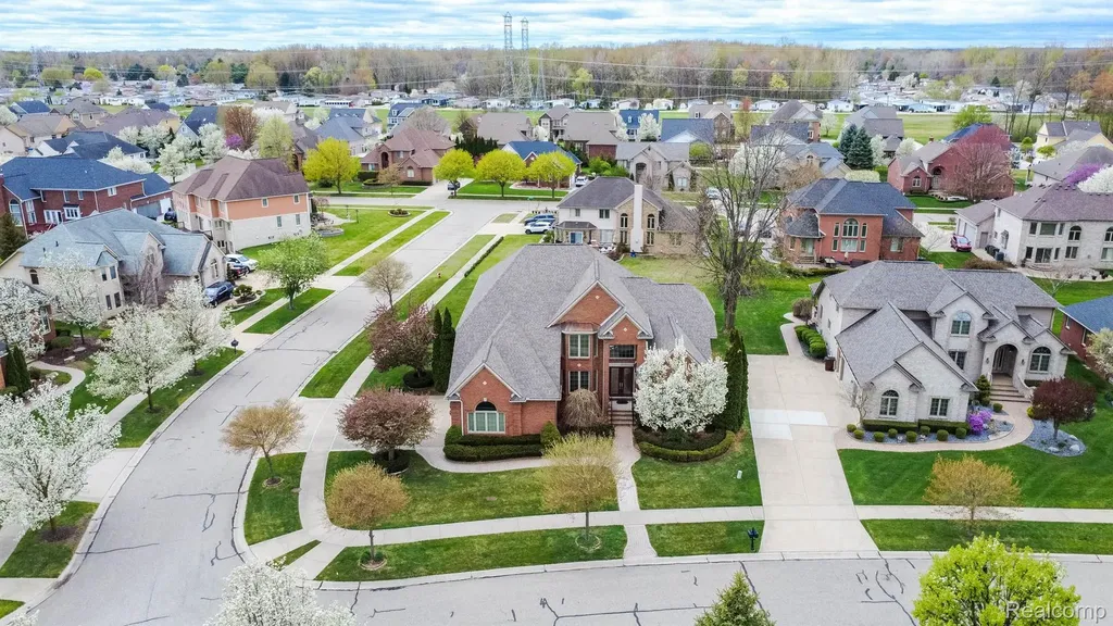 49759 Lakebridge Drive Shelby Charter Township MI 48315