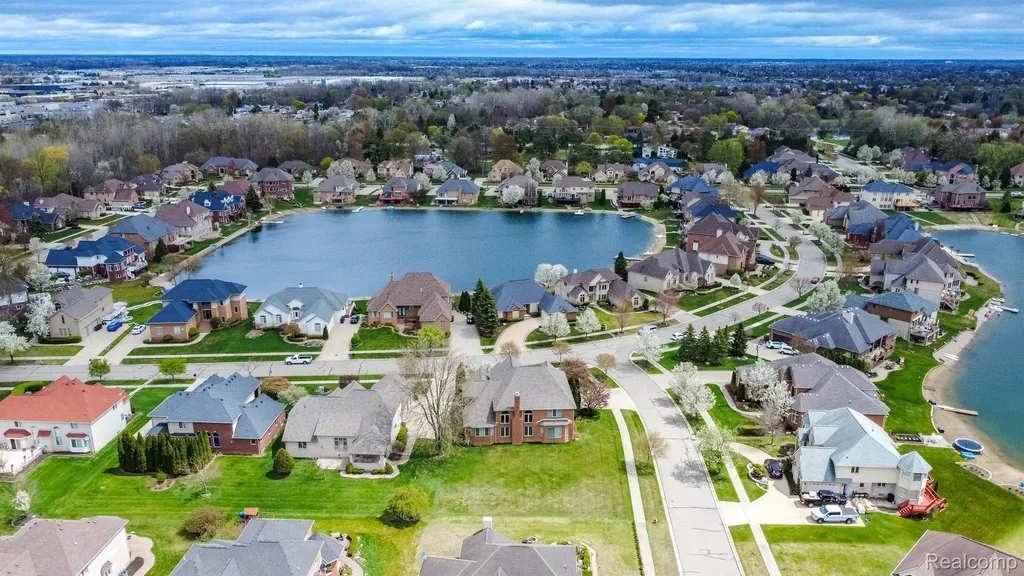 49759 Lakebridge Drive Shelby Charter Township MI 48315