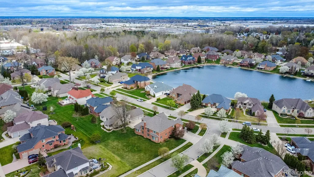 49759 Lakebridge Drive Shelby Charter Township MI 48315