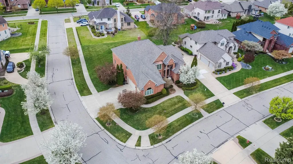 49759 Lakebridge Drive Shelby Charter Township MI 48315
