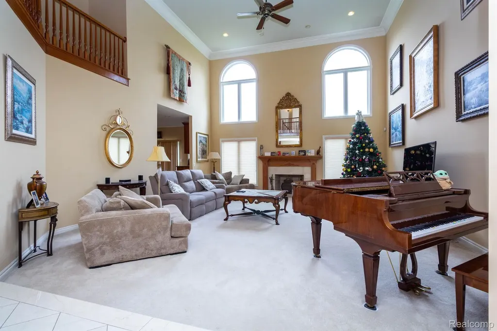 49759 Lakebridge Drive Shelby Charter Township MI 48315