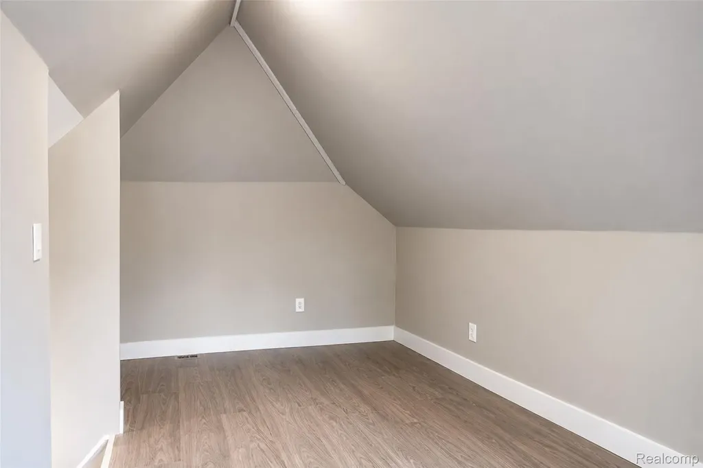 5063 Mcclellan Street Detroit City MI 48213