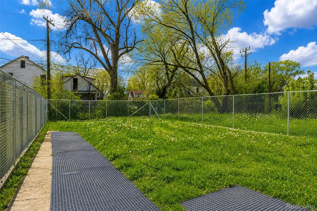 5063 Mcclellan Street Detroit City MI 48213