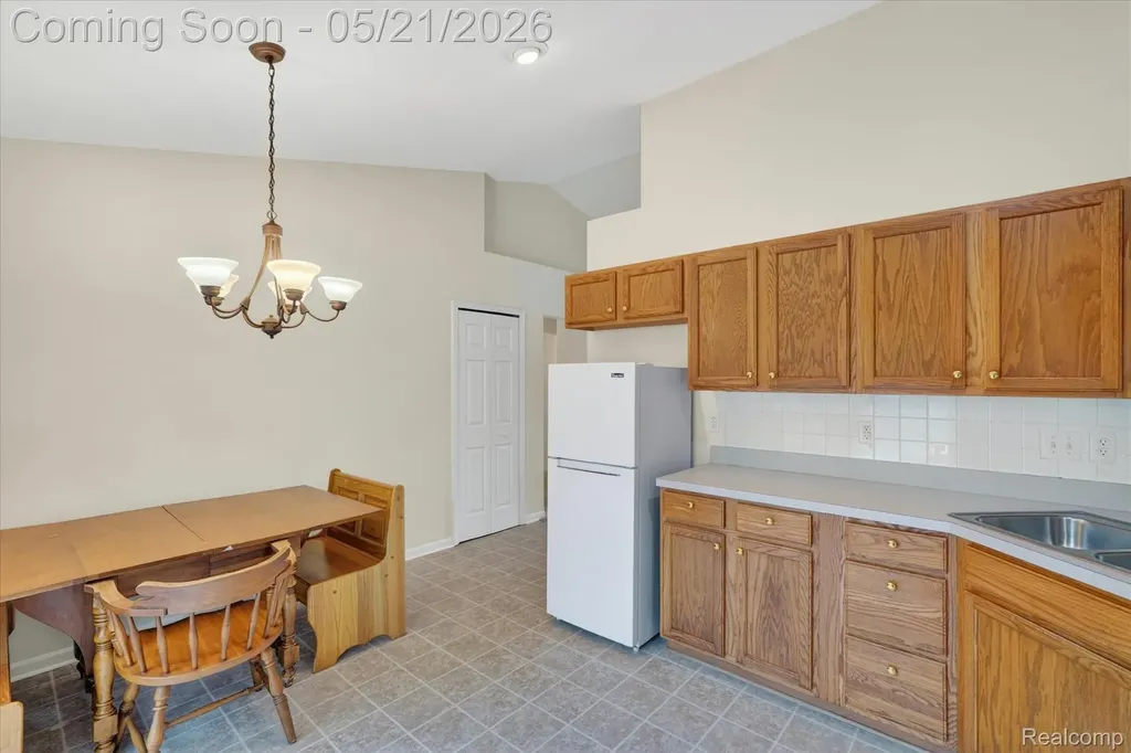 1607 Cedarwood Drive Flushing City MI 48433