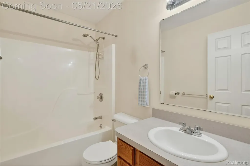 1607 Cedarwood Drive Flushing City MI 48433