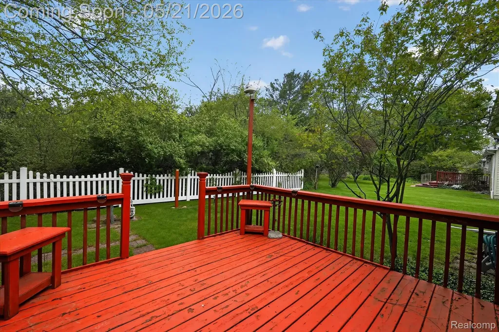 1607 Cedarwood Drive Flushing City MI 48433