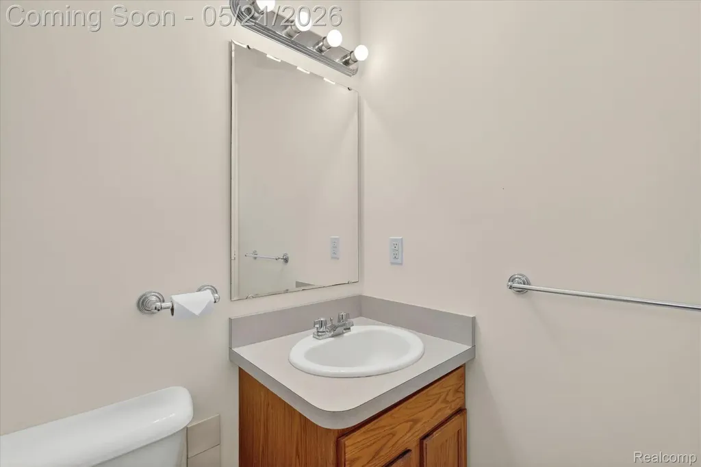 1607 Cedarwood Drive Flushing City MI 48433