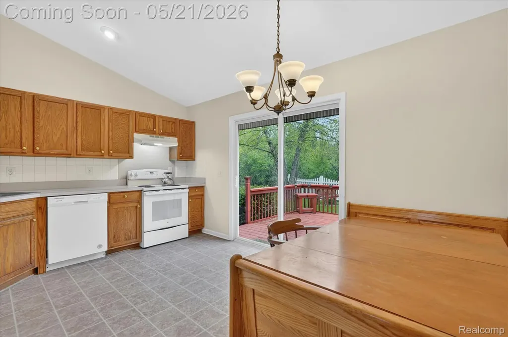 1607 Cedarwood Drive Flushing City MI 48433