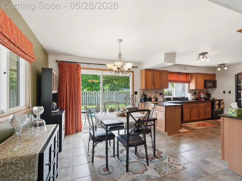 21156 Robinson Street Farmington Hills City MI 48336