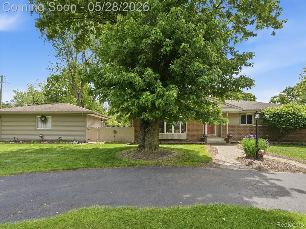 21156 Robinson Street Farmington Hills City MI 48336