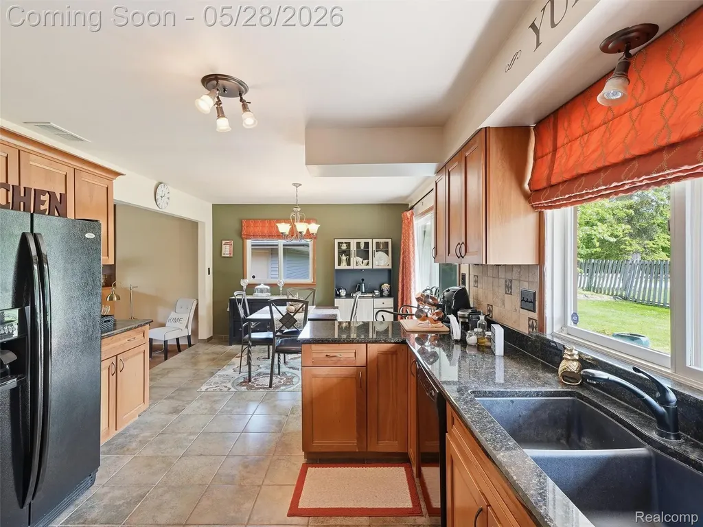 21156 Robinson Street Farmington Hills City MI 48336