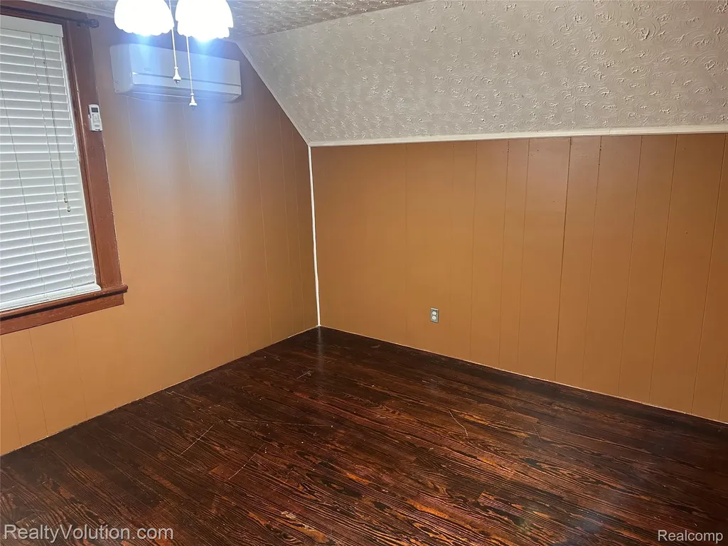 385 N Main Street Imlay City City MI 48444
