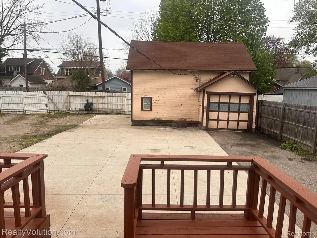 385 N Main Street Imlay City City MI 48444