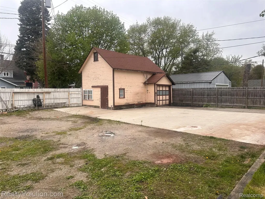 385 N Main Street Imlay City City MI 48444