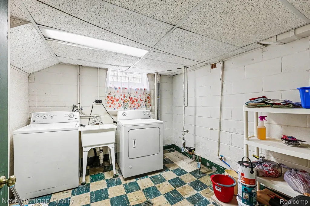 1664 11 Mile Road Berkley City MI 48072