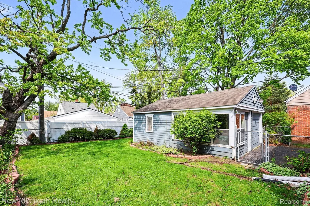 1664 11 Mile Road Berkley City MI 48072