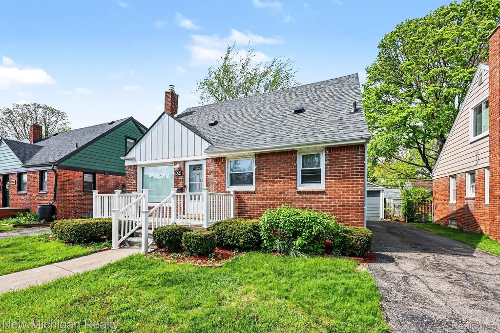 1664 11 Mile Road Berkley City MI 48072