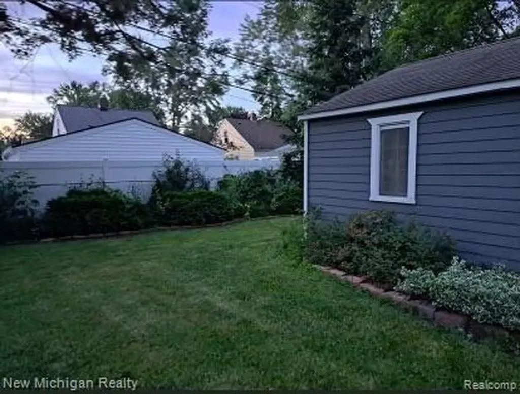 1664 11 Mile Road Berkley City MI 48072
