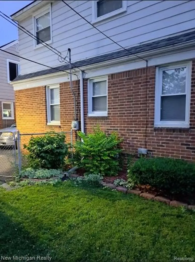 1664 11 Mile Road Berkley City MI 48072