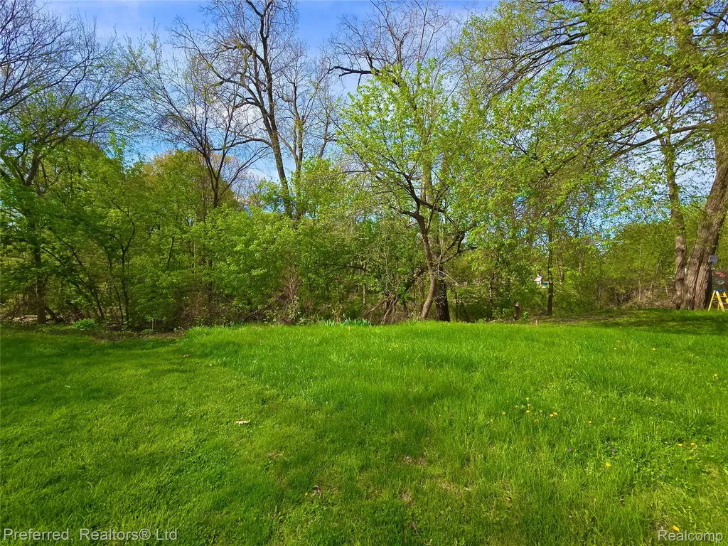 9691 Elizabeth Lake Road White Lake Charter Township MI 48386