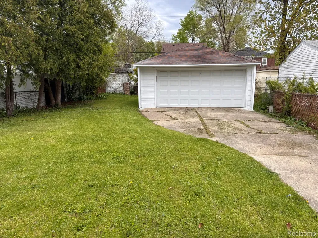 5797 E Outer Drive Detroit City MI 48234