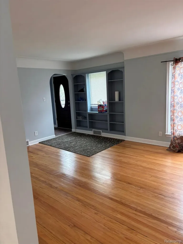 5797 E Outer Drive Detroit City MI 48234