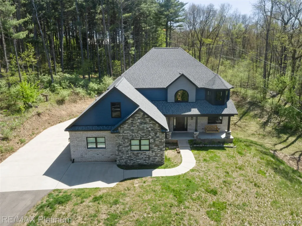 3705 High Hillcrest Drive Marion Township MI 48843
