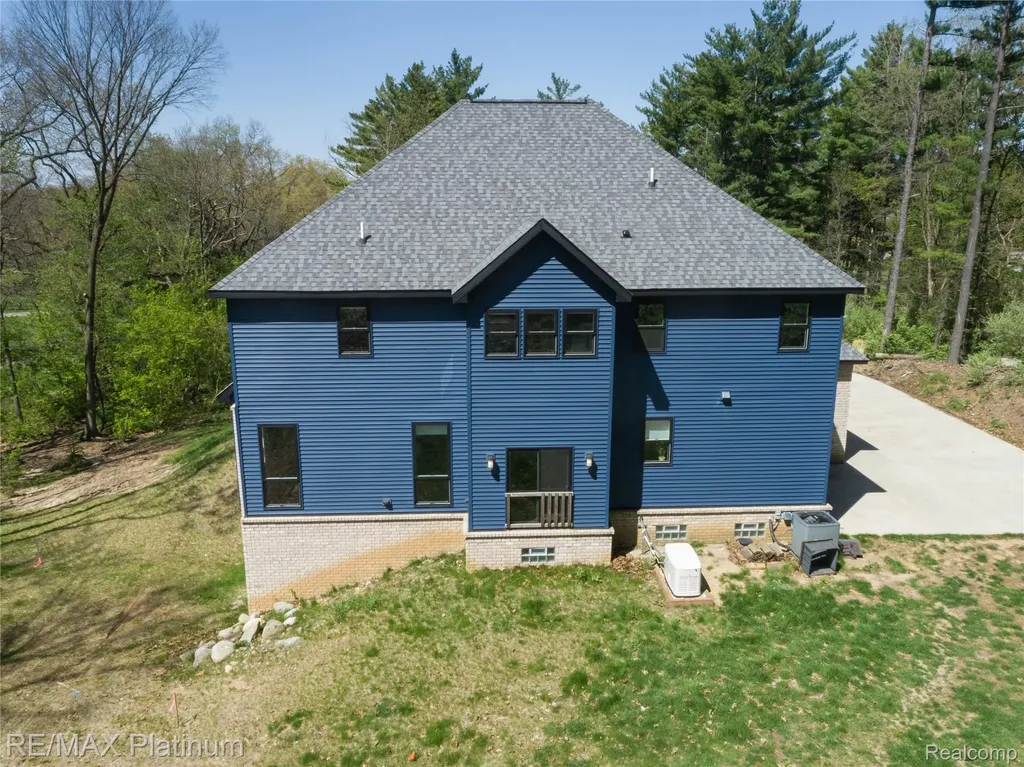 3705 High Hillcrest Drive Marion Township MI 48843