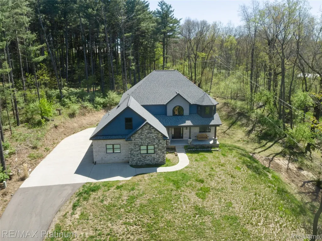 3705 High Hillcrest Drive Marion Township MI 48843