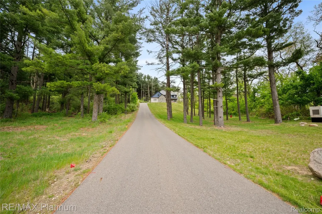 3705 High Hillcrest Drive Marion Township MI 48843