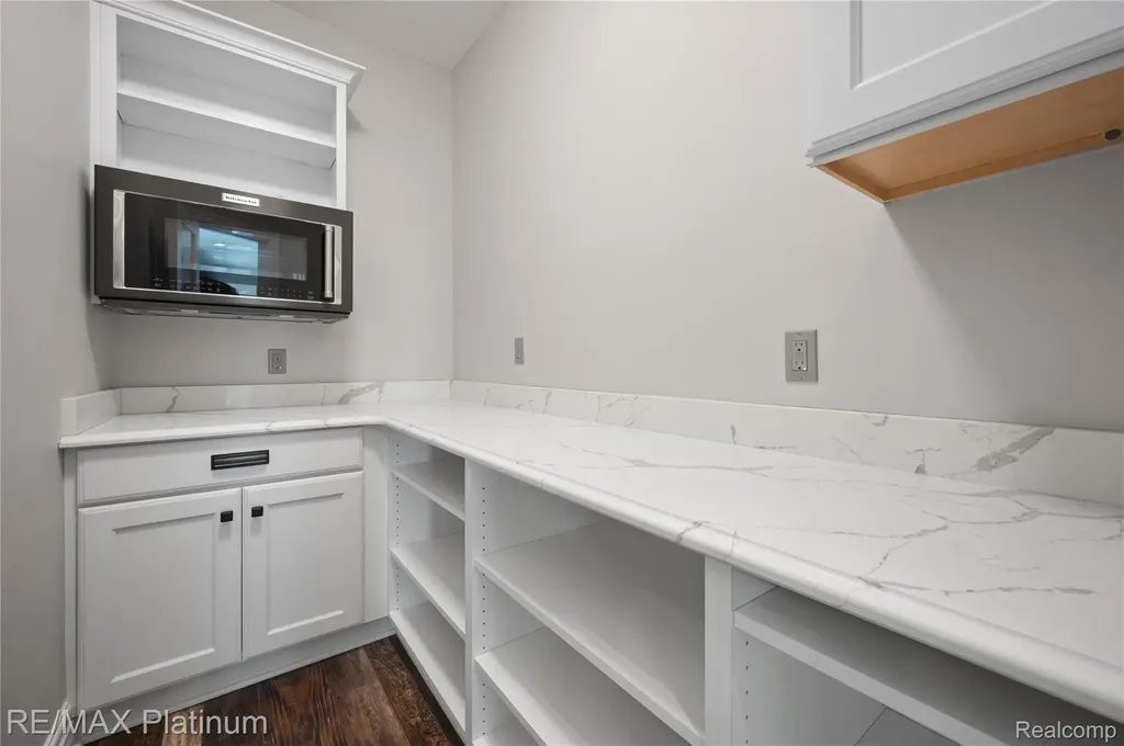 3705 High Hillcrest Drive Marion Township MI 48843