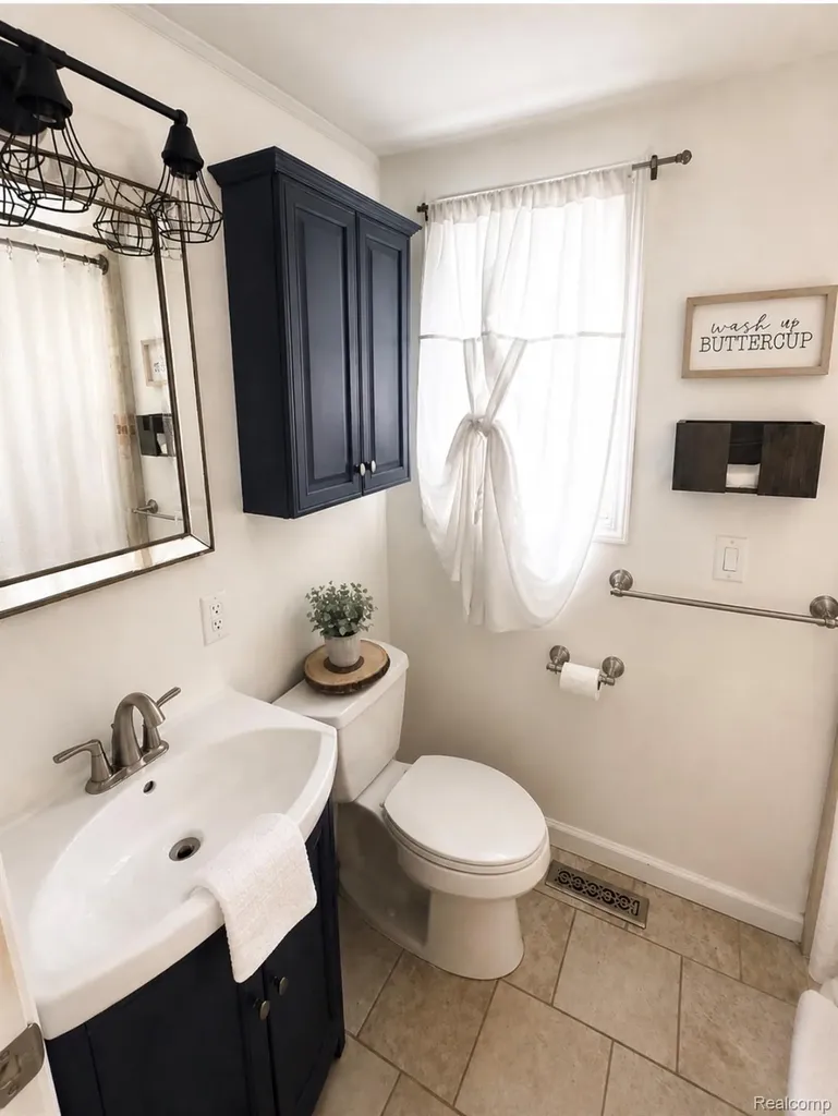 313 N Castell Avenue Rochester Hills City MI 48307