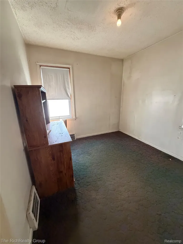 18039 Wood Street Melvindale City MI 48122