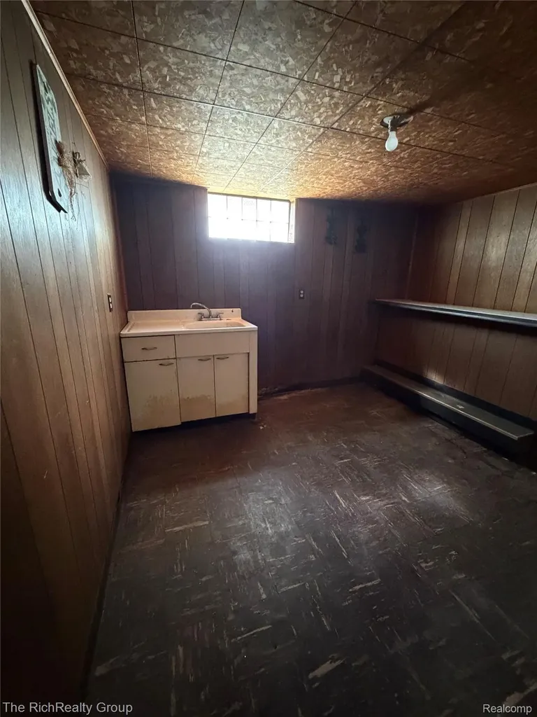 18039 Wood Street Melvindale City MI 48122