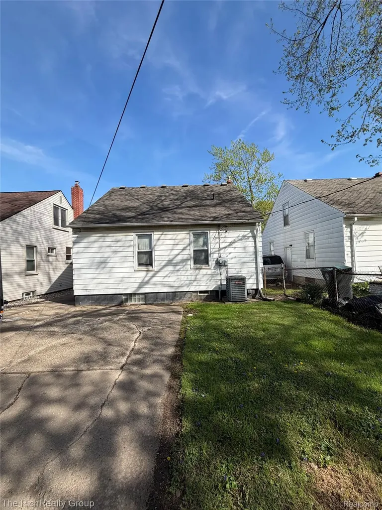 18039 Wood Street Melvindale City MI 48122