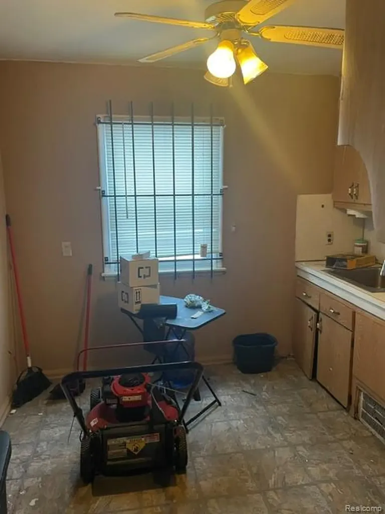 11443 Somerset Avenue Detroit City MI 48224