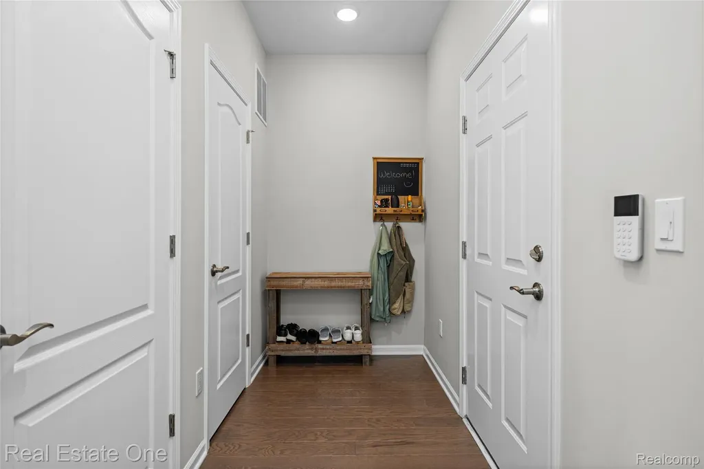 30067 Turtle Creek Circle Lyon Charter Township MI 48165