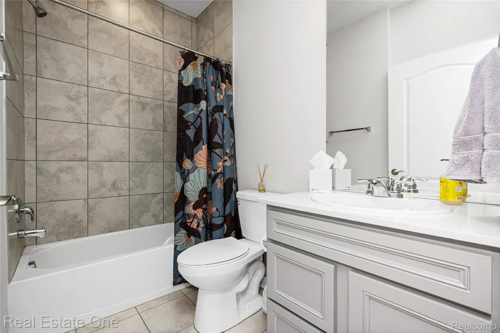 30067 Turtle Creek Circle Lyon Charter Township MI 48165