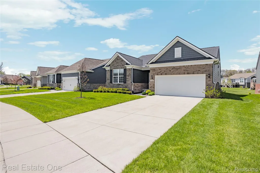 30067 Turtle Creek Circle Lyon Charter Township MI 48165
