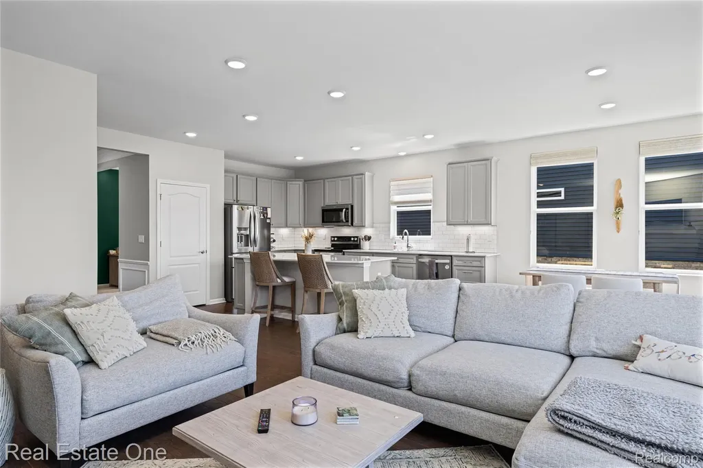 30067 Turtle Creek Circle Lyon Charter Township MI 48165