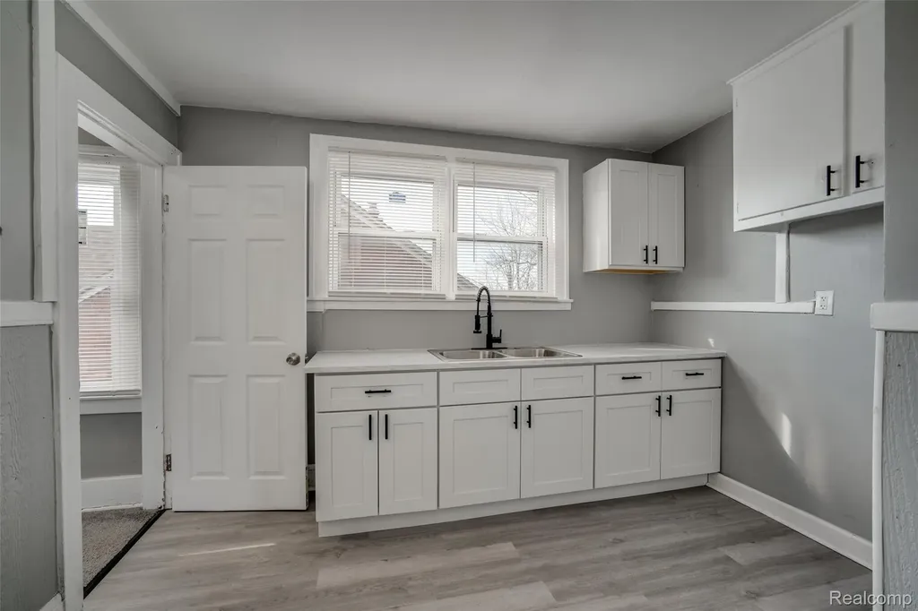 15739 Washburn Street Detroit City MI 48238