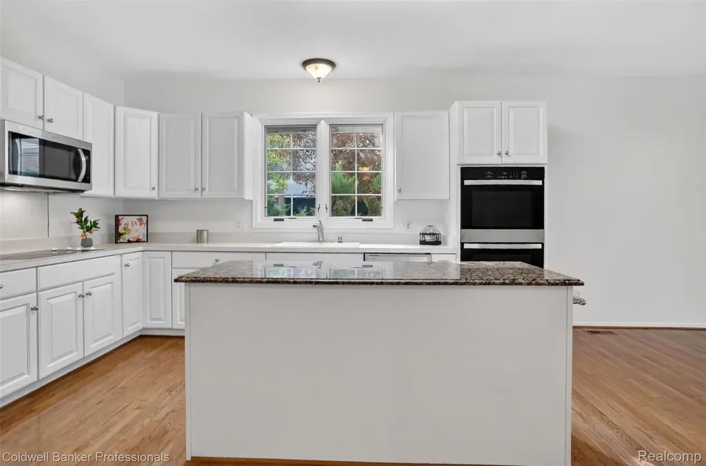 1357 Kentfield Drive Rochester City MI 48307