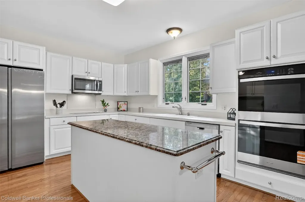 1357 Kentfield Drive Rochester City MI 48307