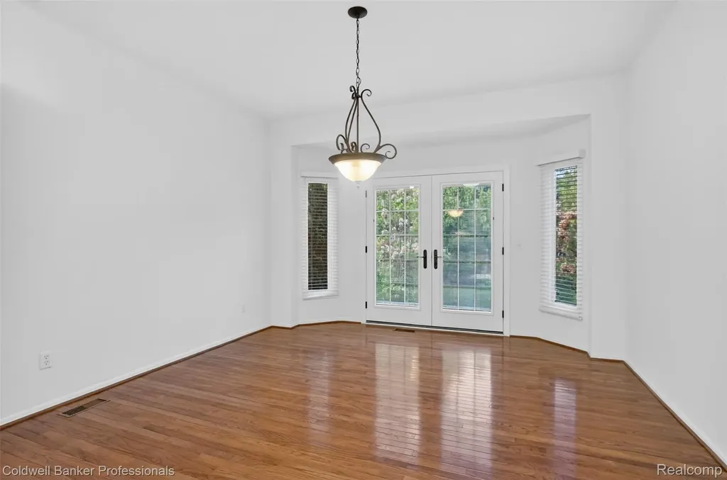 1357 Kentfield Drive Rochester City MI 48307