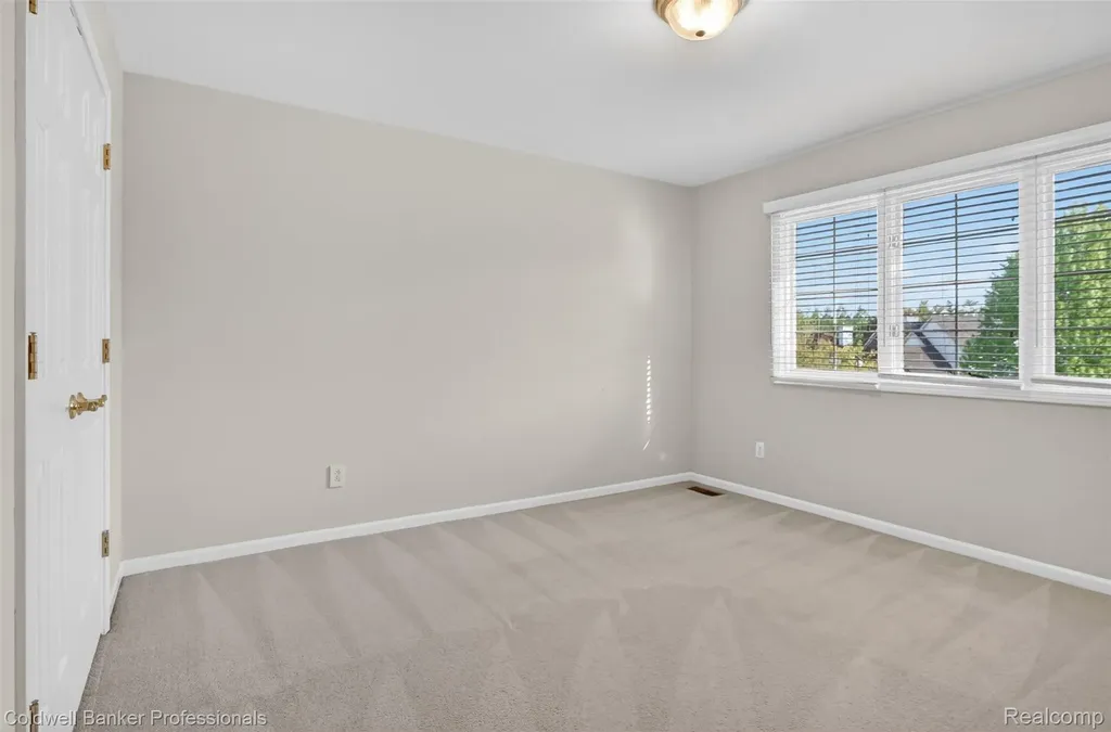 1357 Kentfield Drive Rochester City MI 48307