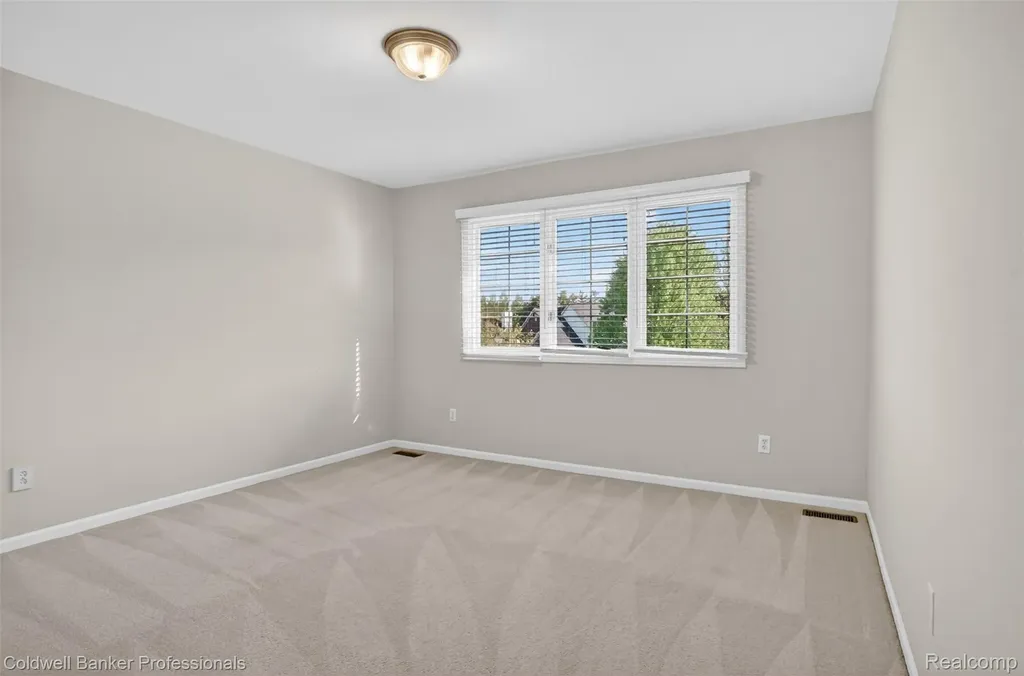 1357 Kentfield Drive Rochester City MI 48307
